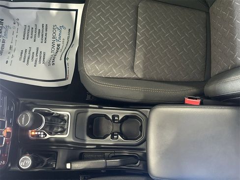 Used 2025 Jeep Gladiator Mojave image 26