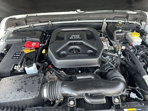 Used 2022 Jeep Wrangler Unlimited Rubicon w/ Cold Weather Group image 14