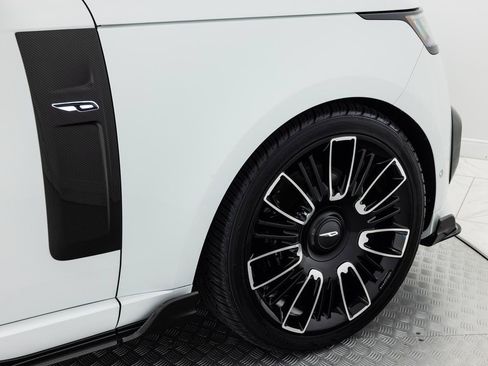 Used 2025 Land Rover Range Rover SE AWD/4WD image 21