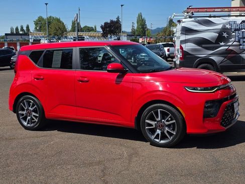 Used 2022 Kia Soul Turbo image 2