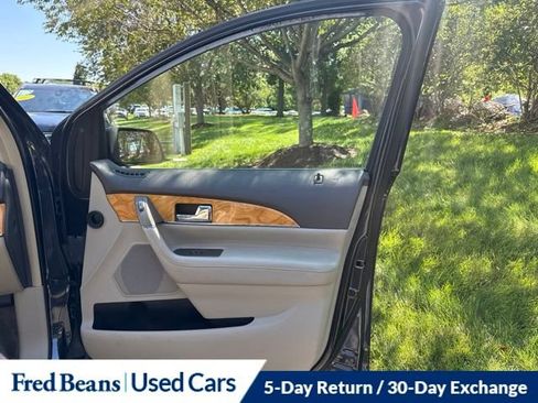 Used 2014 Lincoln MKX AWD w/ Equipment Group 102A image 21