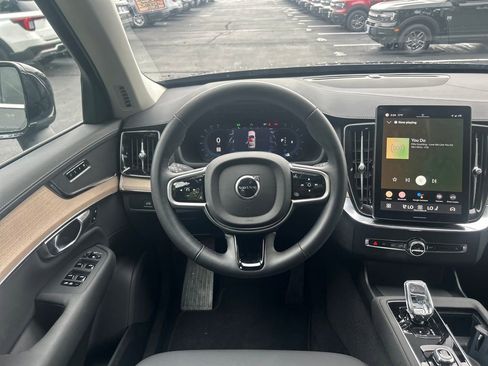 Used 2025 Volvo XC90 B5 Plus AWD/4WD image 16