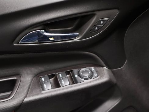 Used 2022 Chevrolet Equinox RS w/ Infotainment Package image 23