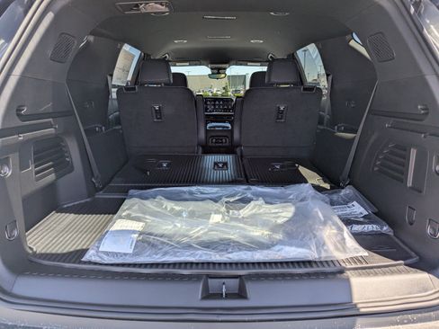 New 2026 Chevrolet Traverse LT w/ Midnight/Sport Edition AWD/4WD image 35