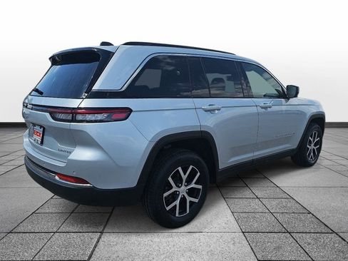 Used 2024 Jeep Grand Cherokee Limited AWD/4WD image 5