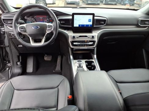 Used 2023 Ford Explorer XLT w/ Equipment Group 202A image 13