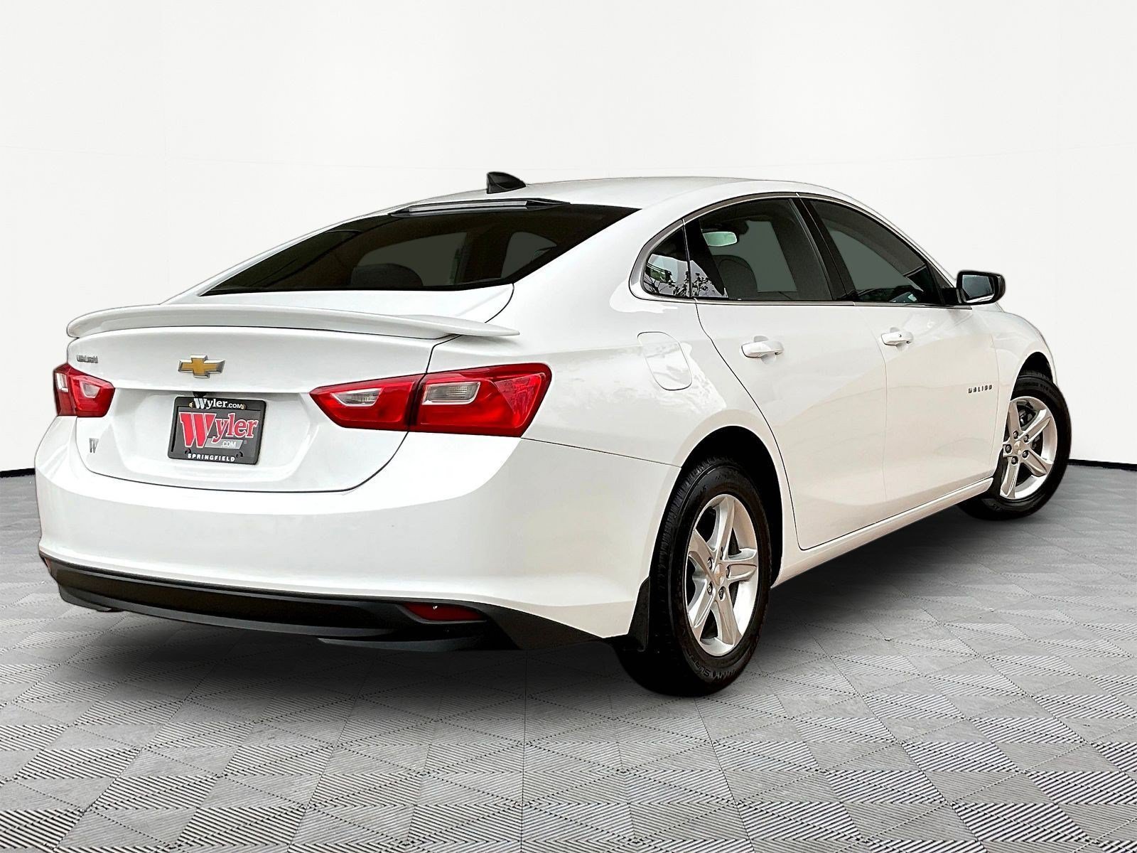Used 2022 Chevrolet Malibu LS w/ LPO, Convenience Package 1 FWD image 6