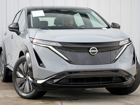 Used 2024 Nissan Ariya AWD image 2