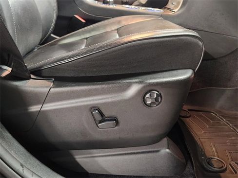 Used 2017 Jeep Grand Cherokee Overland image 23