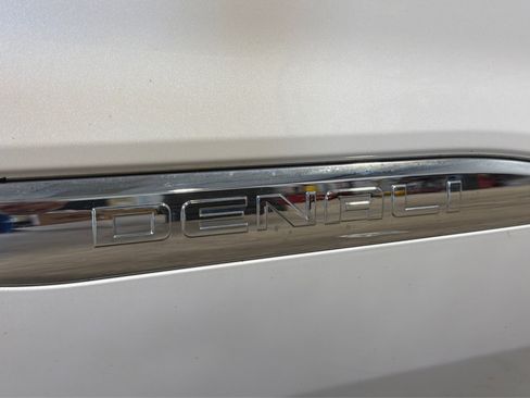 Used 2019 GMC Acadia Denali w/ Technology Package AWD/4WD image 51