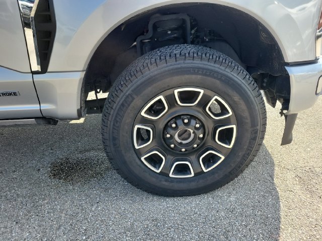 Certified 2024 Ford F350 Platinum w/ FX4 Off-Road Package AWD/4WD image 15
