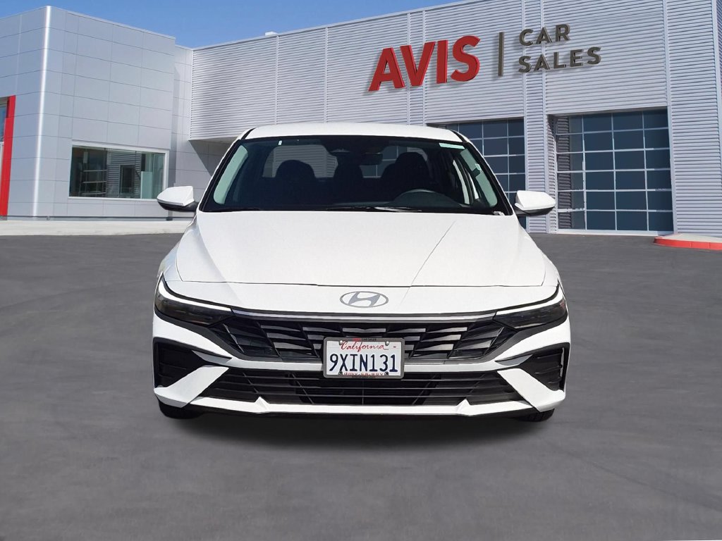 Used 2026 Hyundai Elantra Hybrid FWD image 2