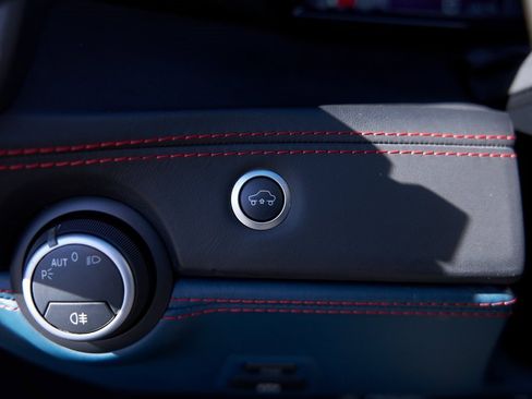 Used 2019 Ferrari 488 Spider image 53