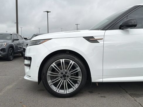 Used 2026 Land Rover Range Rover Sport Dynamic SE AWD/4WD image 9