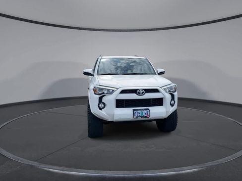 Used 2019 Toyota 4Runner SR5 Premium AWD/4WD image 4