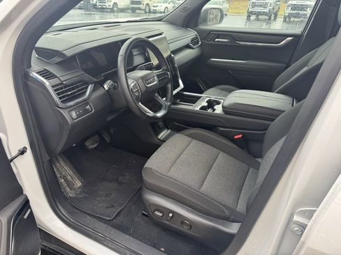 Used 2025 GMC Acadia Elevation image 5