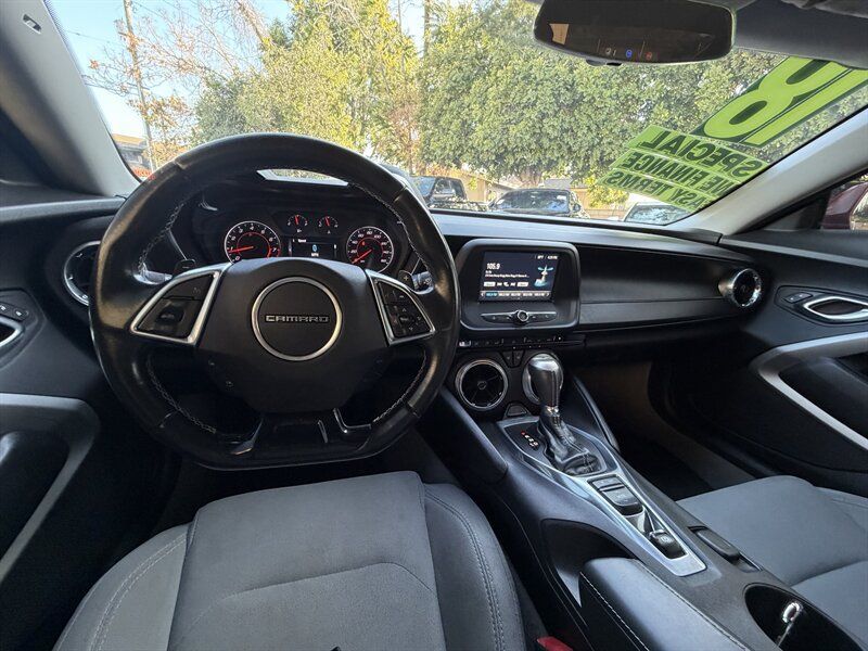 Used 2018 Chevrolet Camaro LT RWD image 15