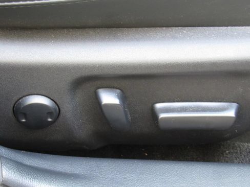 Used 2014 Toyota Avalon Limited FWD image 19