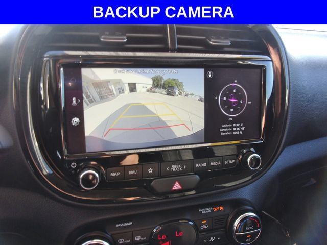 Used 2022 Kia Soul S FWD image 3