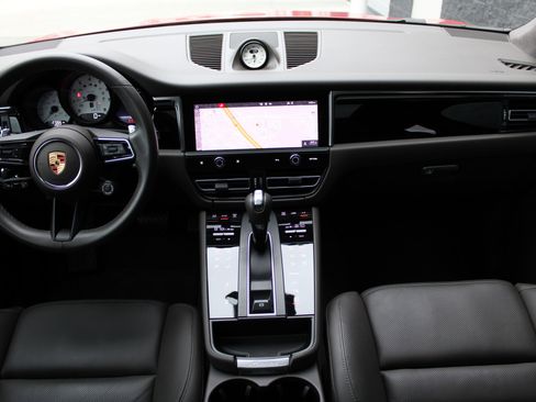 Used 2023 Porsche Macan S image 23