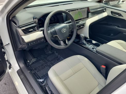 Used 2026 Toyota Camry XLE AWD/4WD image 16