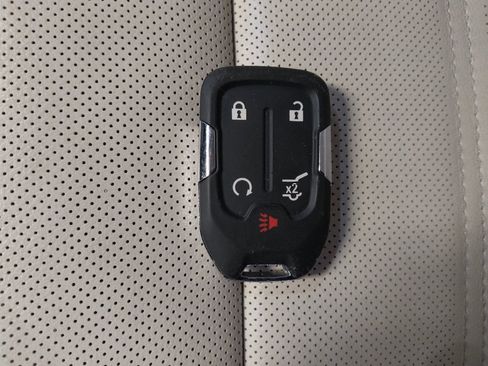Used 2020 GMC Acadia Denali w/ Technology Package FWD image 32