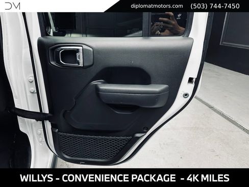 Used 2024 Jeep Wrangler Unlimited AWD/4WD image 28