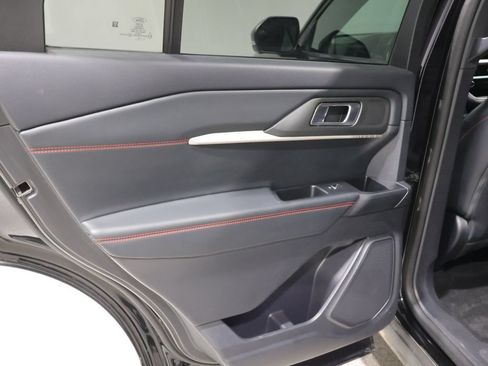 Used 2025 Ford Explorer ST-Line AWD/4WD image 19
