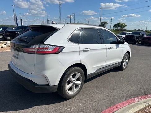Used 2021 Ford Edge SE FWD image 3