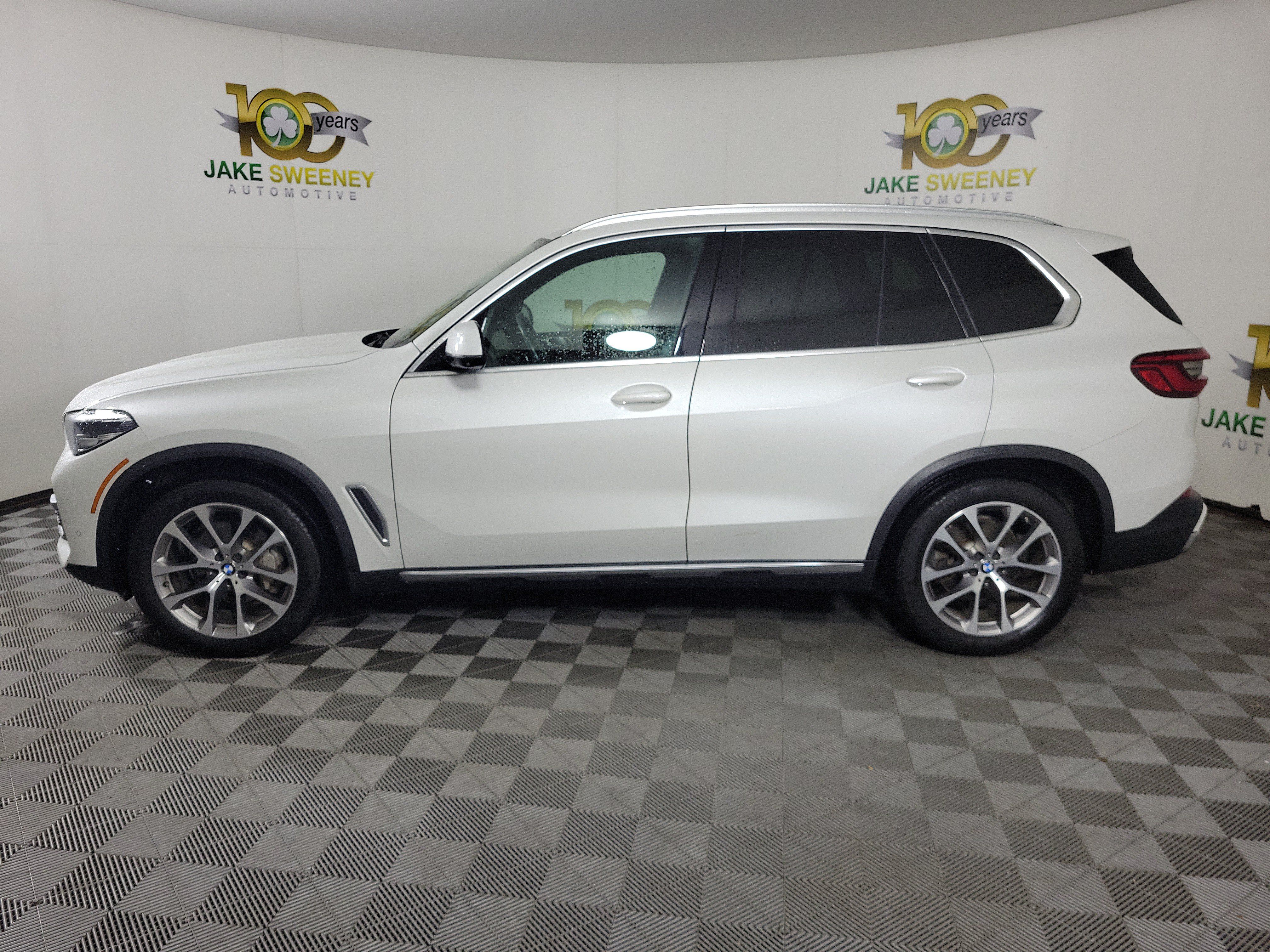 Used 2020 BMW X5 xDrive40i w/ Premium Package AWD/4WD image 2
