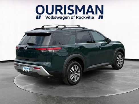 Used 2023 Nissan Pathfinder SL w/ Black Appearance Package AWD/4WD image 6