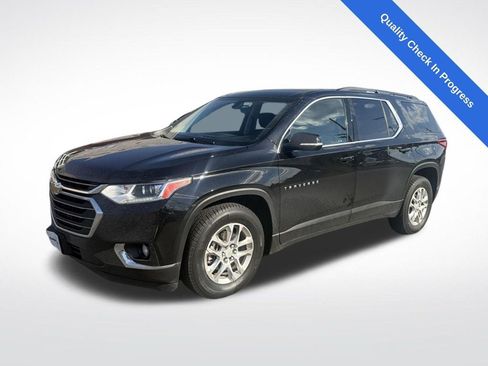 Used 2020 Chevrolet Traverse LT w/ LPO, Floor Liner Package AWD/4WD image 1
