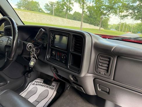 Used 2006 Chevrolet Silverado 1500 LT w/ Onstar Plus Package AWD/4WD image 20