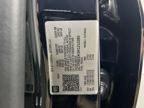 Certified 2024 GMC Canyon AT4X AWD/4WD image 35