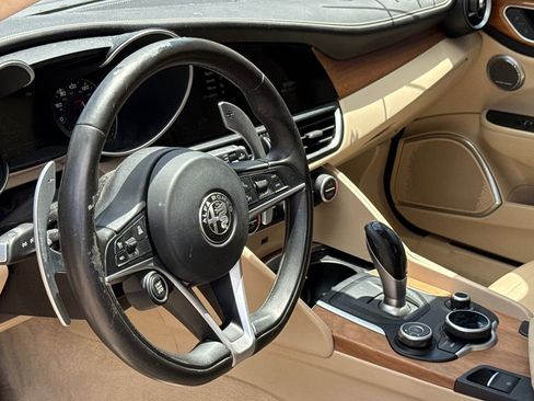 Used 2018 Alfa Romeo Giulia Ti w/ Quick Order Package 22X Lusso AWD/4WD image 16