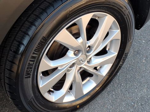 Used 2019 Hyundai Tucson SE image 12