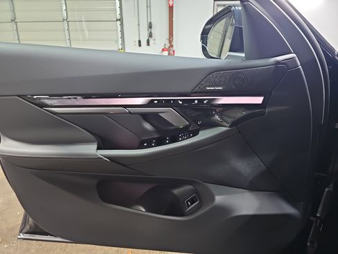 New 2026 BMW 530i xDrive 530i xDrive w/ Premium Package image 27