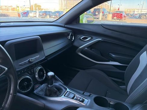 Used 2020 Chevrolet Camaro LT w/ RS Package image 17