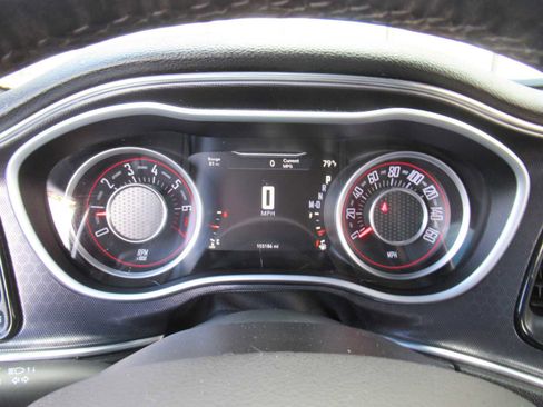 Used 2016 Dodge Challenger SXT Plus image 21