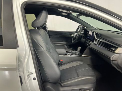 Used 2025 Toyota Camry XSE image 31