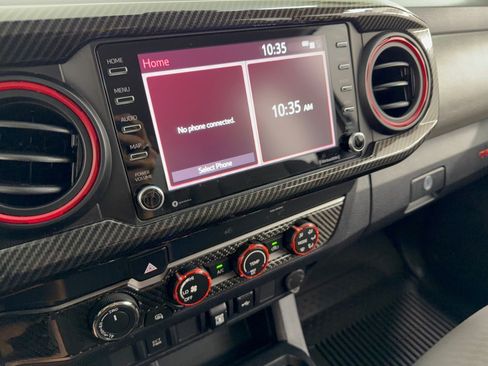 Used 2020 Toyota Tacoma SR5 AWD/4WD image 23