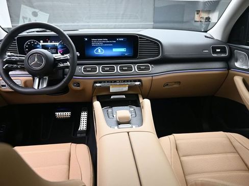 Used 2026 Mercedes-Benz GLS 450 4MATIC image 9