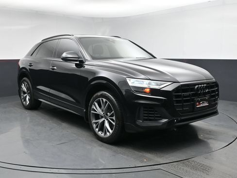 Used 2021 Audi Q8 Premium w/ Black Optic Package AWD/4WD image 2