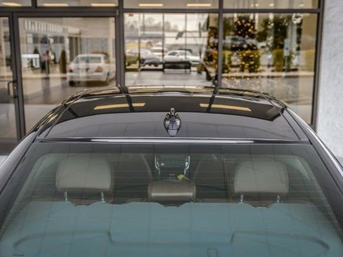 Used 2018 Jaguar XF S image 10