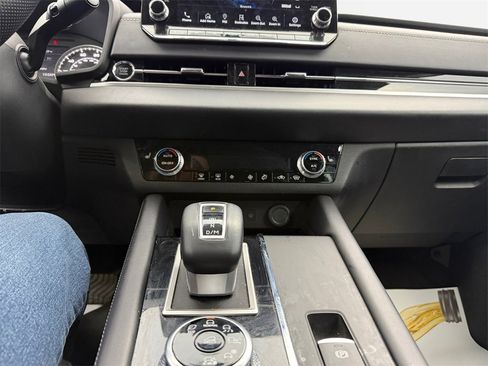 Used 2022 Mitsubishi Outlander SE image 22