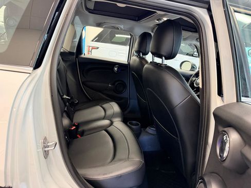 Used 2016 MINI Cooper 4-Door Hardtop FWD image 24