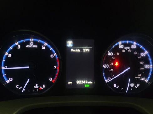 Used 2018 Toyota RAV4 XLE w/ Plus Extra Value Package image 23