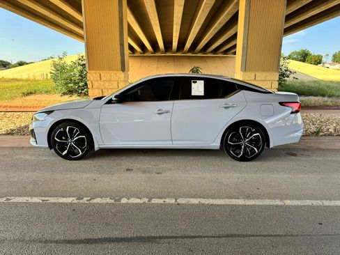 Used 2025 Nissan Altima 2.5 SR FWD image 6