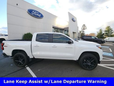 Used 2024 Chevrolet Colorado Z71 w/ Z71 Convenience Package 2 image 2