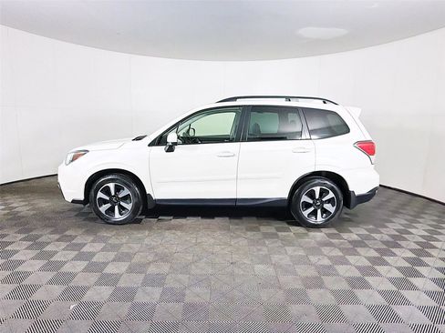 Used 2018 Subaru Forester 2.5i Premium AWD/4WD image 4
